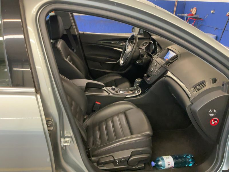 Opel Insignia 2.0 Turbo Sport — zdjęcie 11