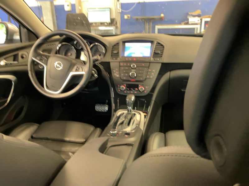 Opel Insignia 2.0 Turbo Sport — zdjęcie 12