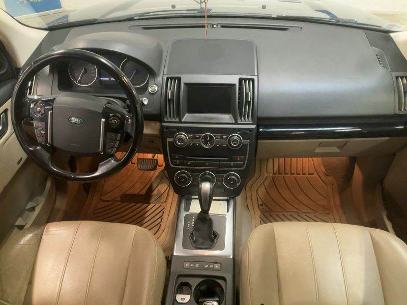 Land Rover Freelander 2.2 Td4 SE — zdjęcie 12