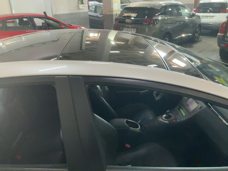 Toyota Prius 1.8 Plug-in Hybrid 2013 – снимка 13