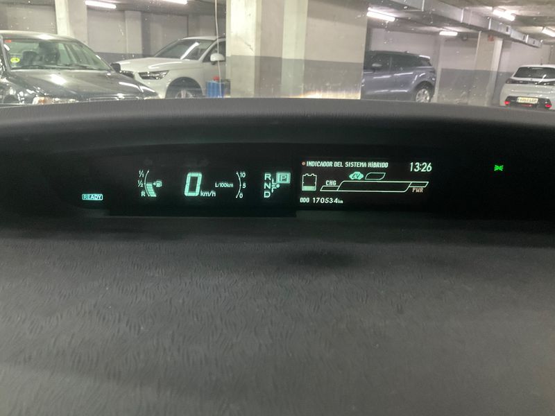 Toyota Prius 1.8 Plug-in Hybrid 2013 – снимка 18