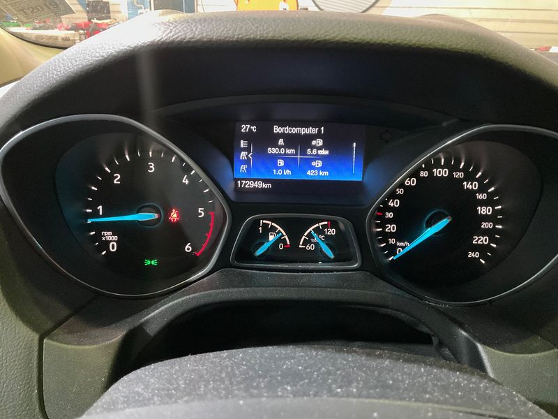 Ford Focus 2.0 TDCi Titanium 2015 – снимка 19