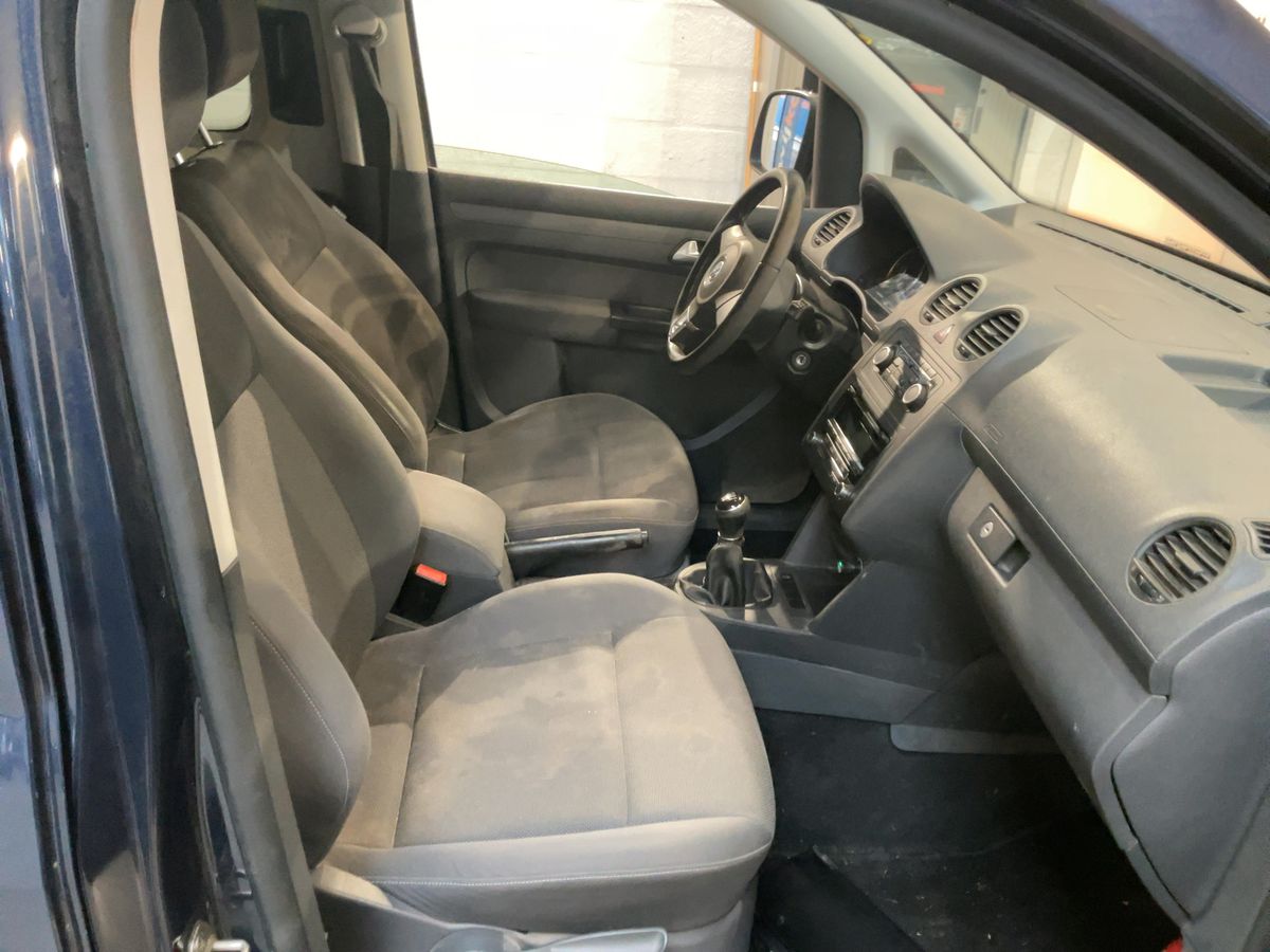 Volkswagen Caddy 2015 — photo 17