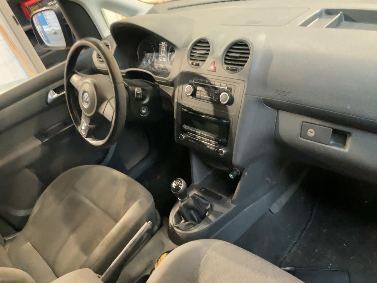 Volkswagen Caddy 2015 — photo 18