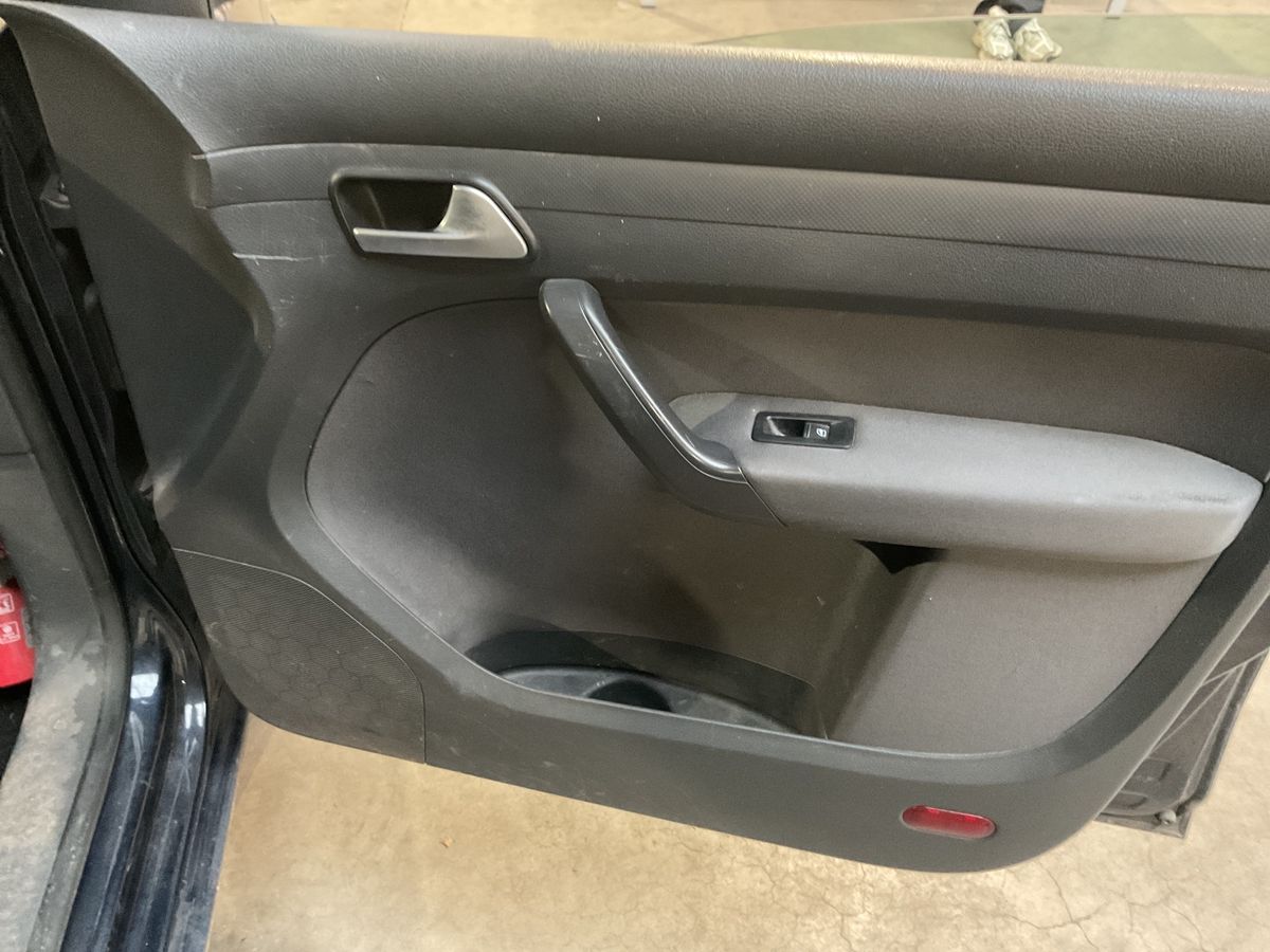 Volkswagen Caddy 2015 — photo 34