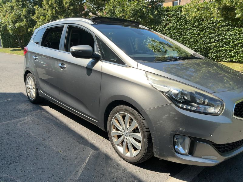 Kia Carens 1.7 CRDi Vision — zdjęcie 8