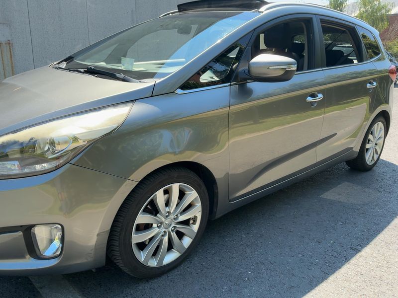 Kia Carens 1.7 CRDi Vision — zdjęcie 2
