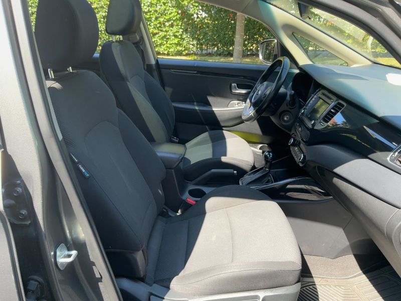 Kia Carens 1.7 CRDi Vision — zdjęcie 11