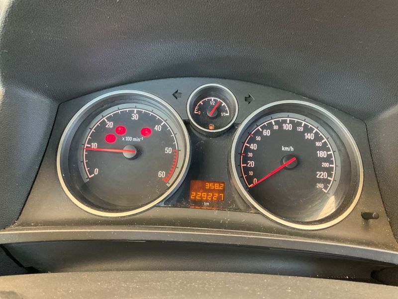 Opel Zafira 1.9 CDTI Enjoy — zdjęcie 4