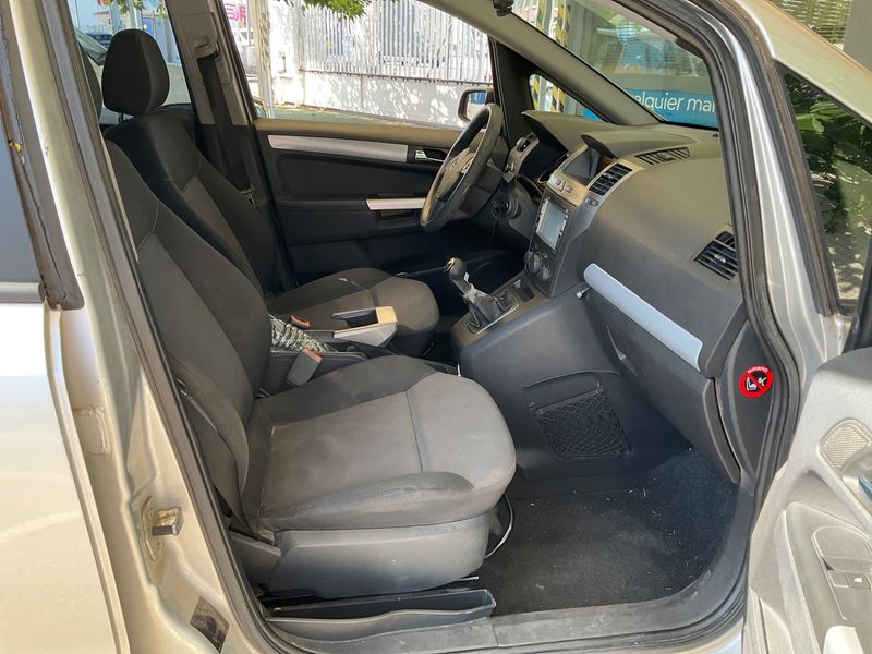 Opel Zafira 1.9 CDTI Enjoy — zdjęcie 3