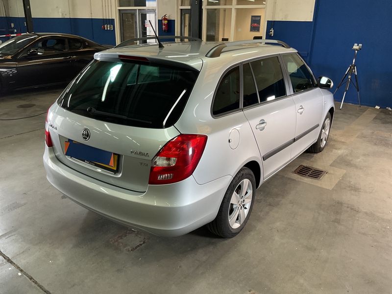Skoda Fabia 1.2 TSI Ambition — zdjęcie 2