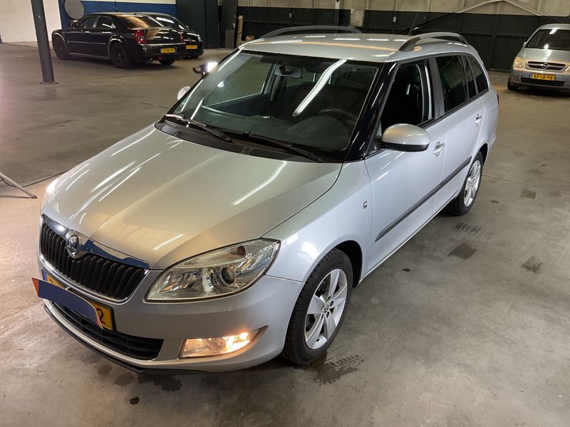 Skoda Fabia 1.2 TSI Ambition — zdjęcie 1