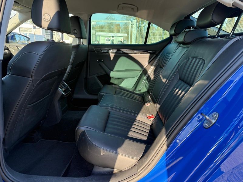 Skoda Superb 2.0 TDI L&K — zdjęcie 14