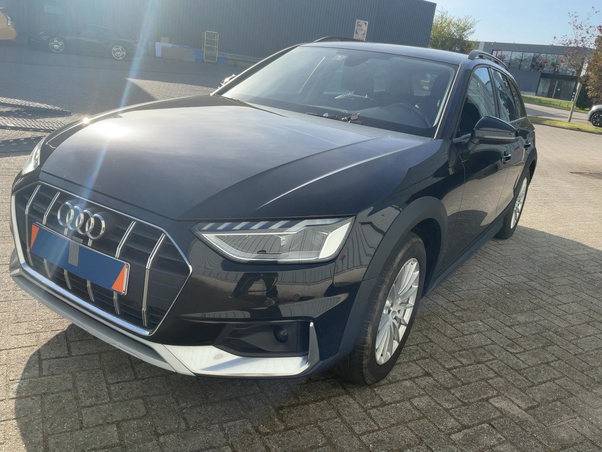 Audi A4 2019 — photo 1