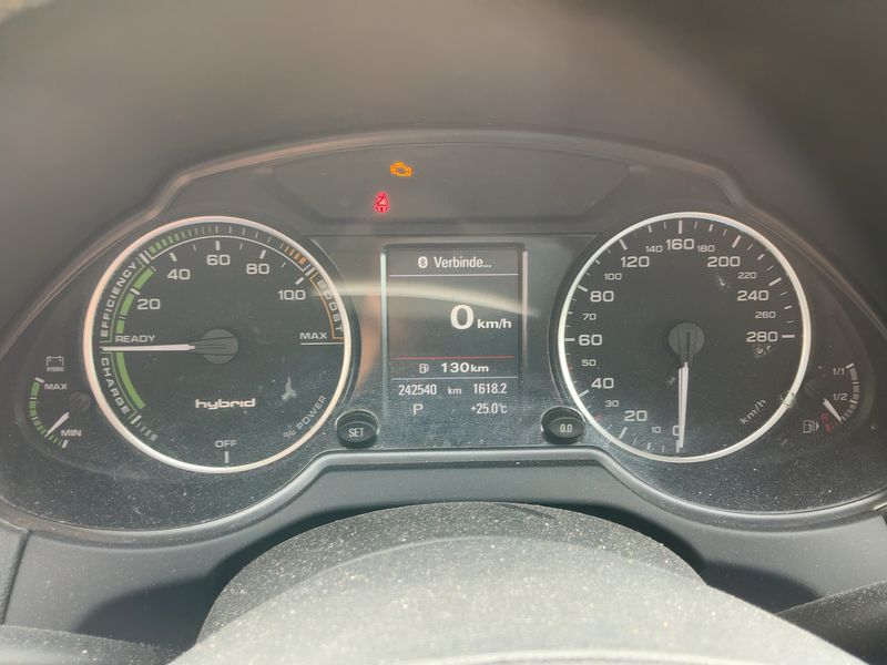 Audi Q5 2.0 TFSI Hybrid quattro — zdjęcie 13