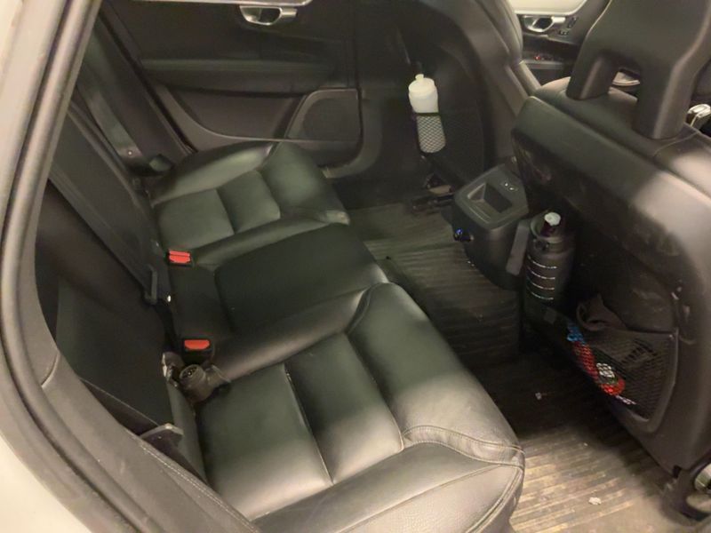 Volvo V90 Cross Country 2.0 D4 Pro AWD — zdjęcie 14