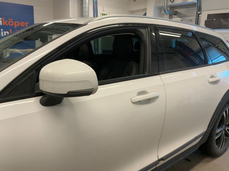 Volvo V90 Cross Country 2.0 D4 Pro AWD — zdjęcie 4