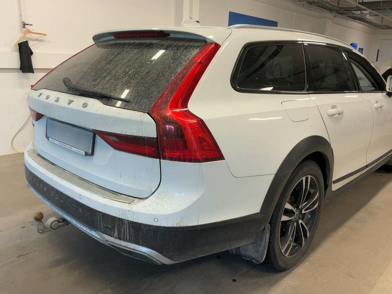 Volvo V90 Cross Country 2.0 D4 Pro AWD — zdjęcie 6