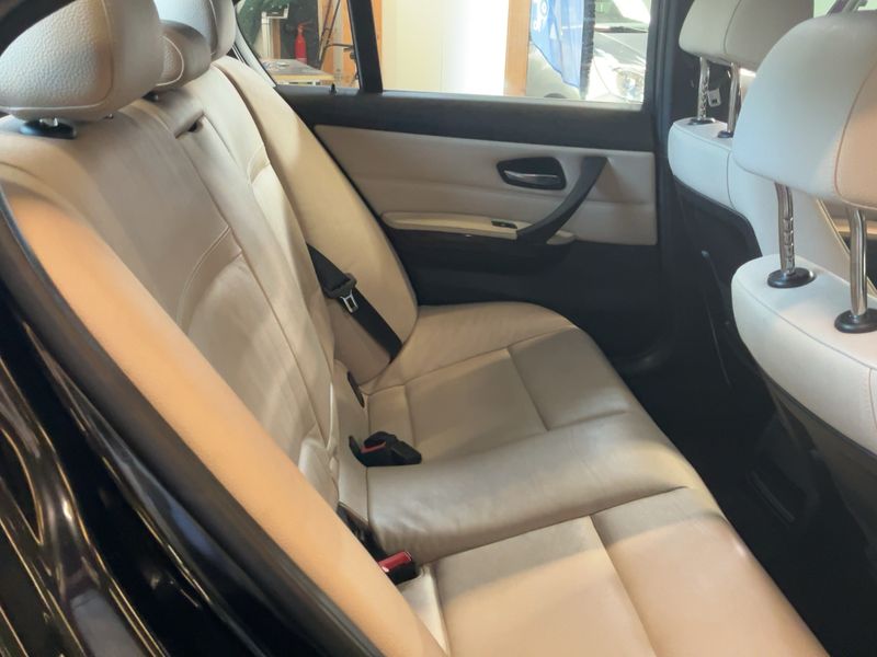 BMW 3er 320d xDrive Edition Luxe 2011 – снимка 19