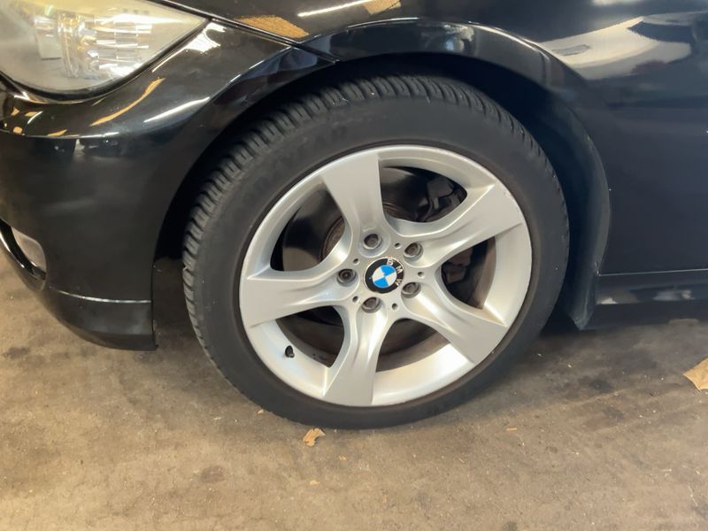 BMW 3er 320d xDrive Edition Luxe 2011 – снимка 3