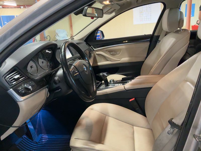 BMW 5er 525d 2010 – снимка 17