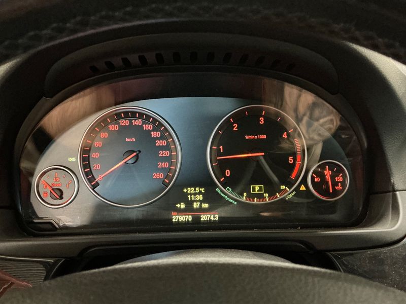 BMW 5er 525d 2010 – снимка 19
