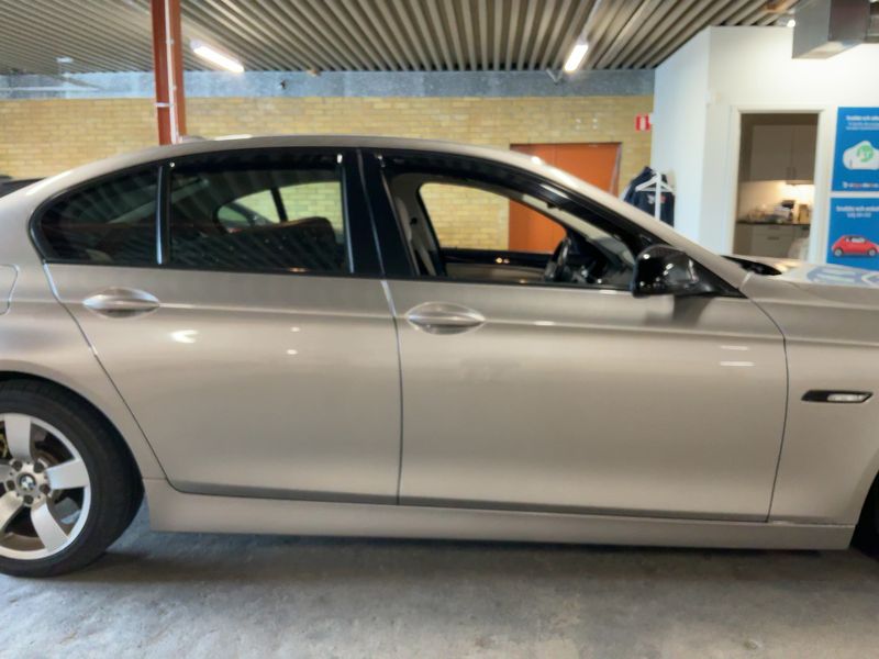 BMW 5er 525d 2010 – снимка 10
