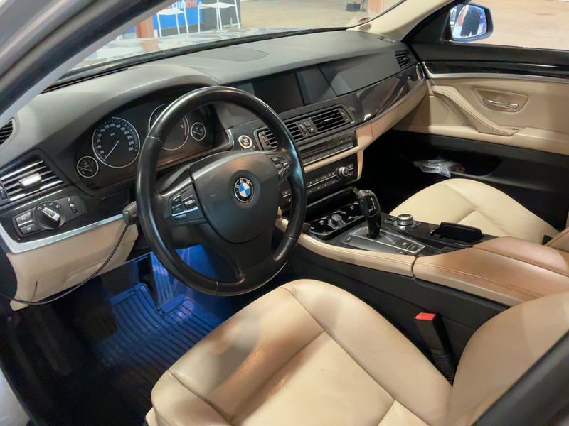BMW 5er 525d 2010 – снимка 18