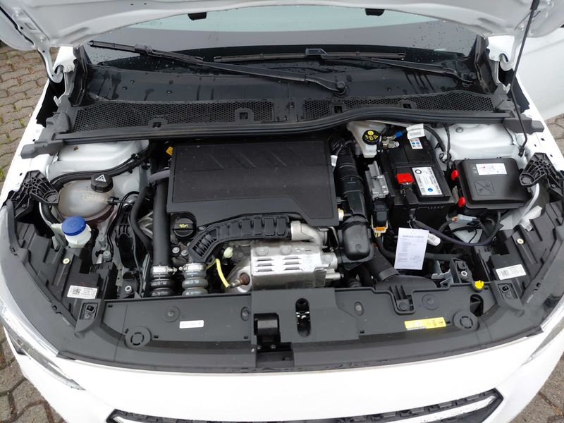 Opel Corsa 1.2 Turbo Elegance 2023 – снимка 8