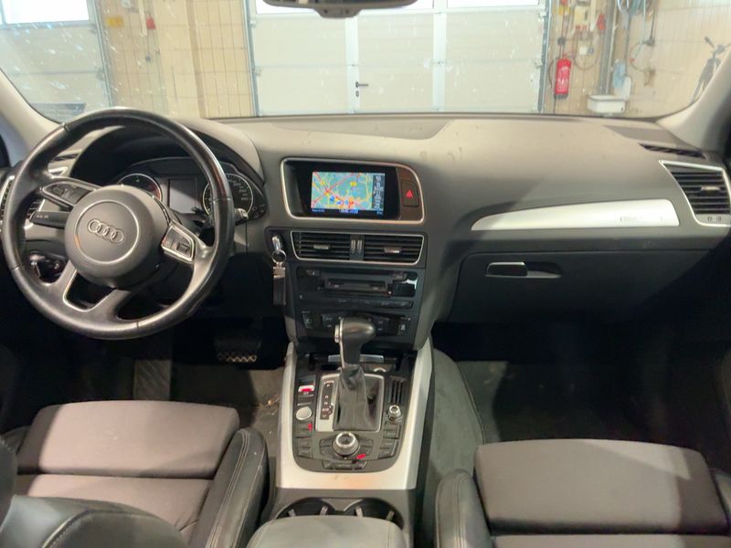 Audi Q5 2.0 TDI quattro — zdjęcie 12