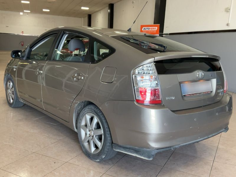 Toyota Prius 1.5 Executive — zdjęcie 3