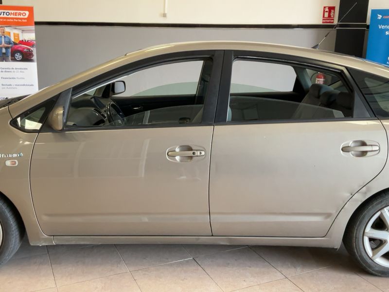 Toyota Prius 1.5 Executive — zdjęcie 4