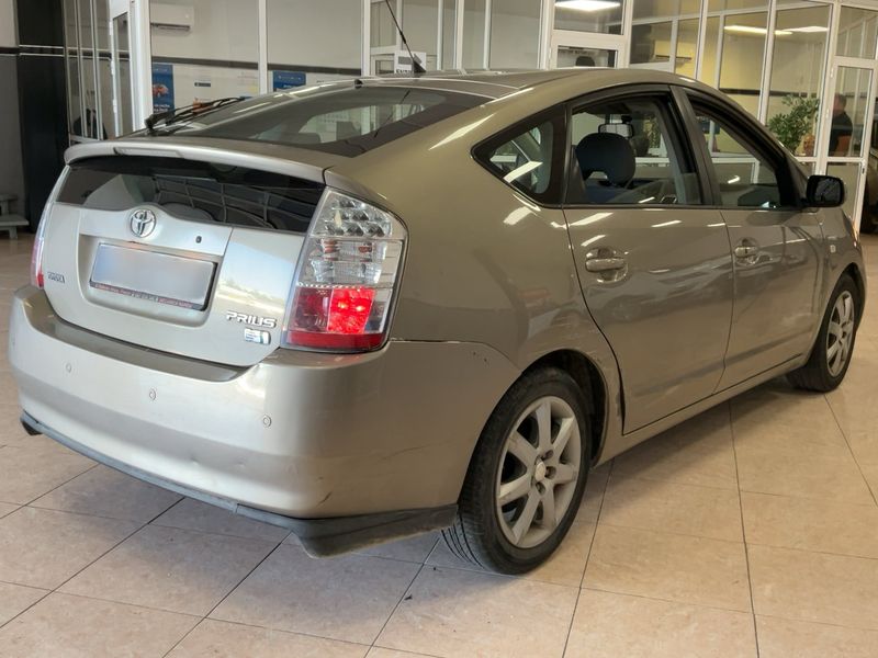 Toyota Prius 1.5 Executive — zdjęcie 6