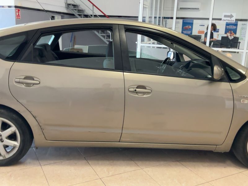 Toyota Prius 1.5 Executive — zdjęcie 7