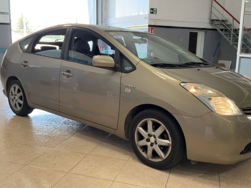 Toyota Prius 1.5 Executive — zdjęcie 8