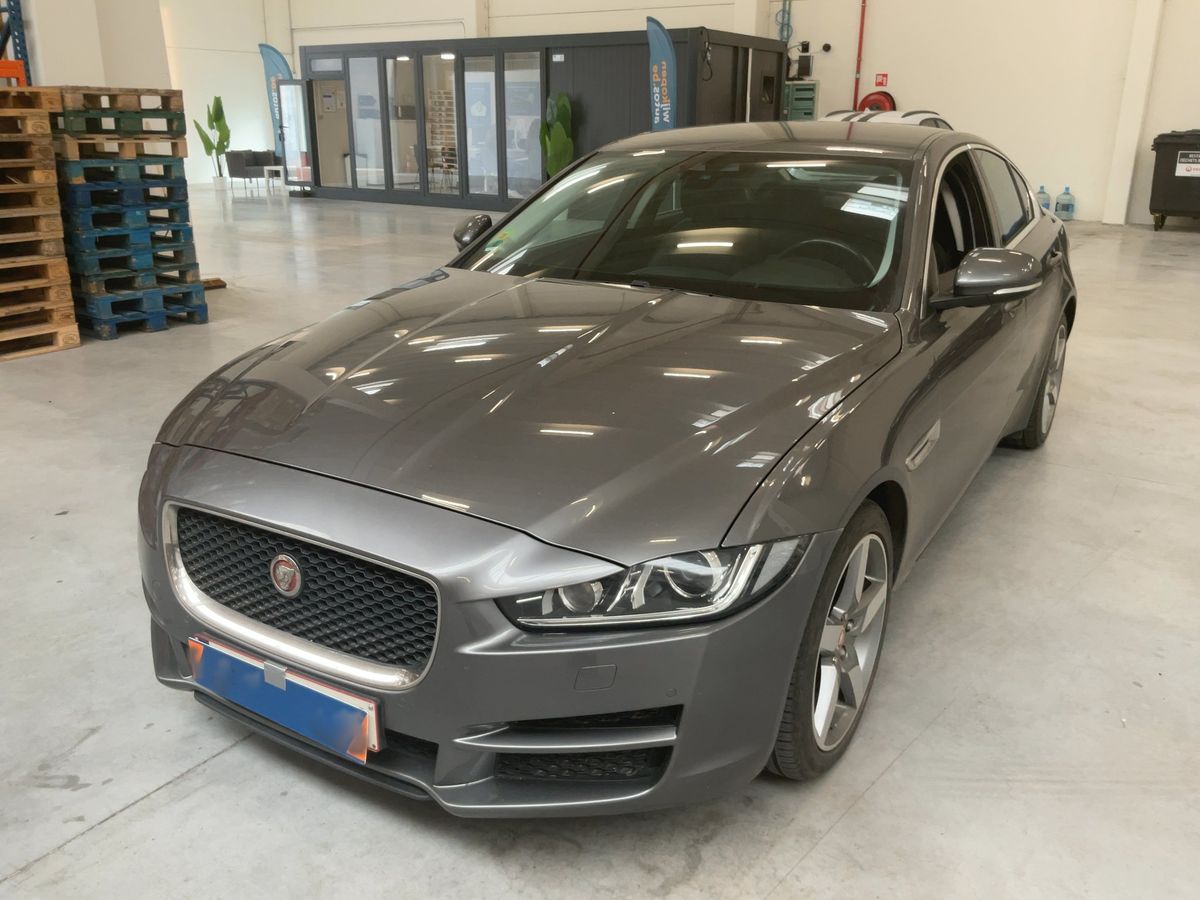 Jaguar XE 2018