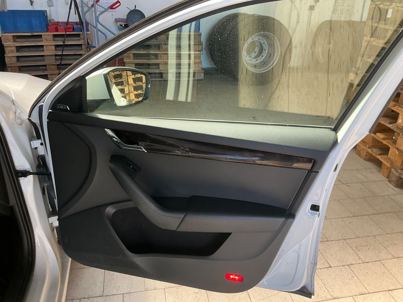 Skoda Octavia 2.0 TDI Elegance 2014 – снимка 37