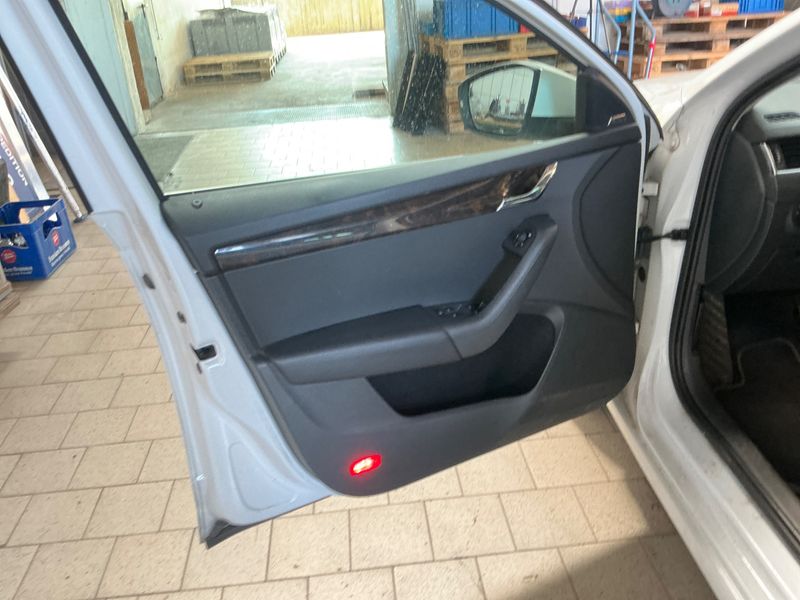 Skoda Octavia 2.0 TDI Elegance 2014 – снимка 34