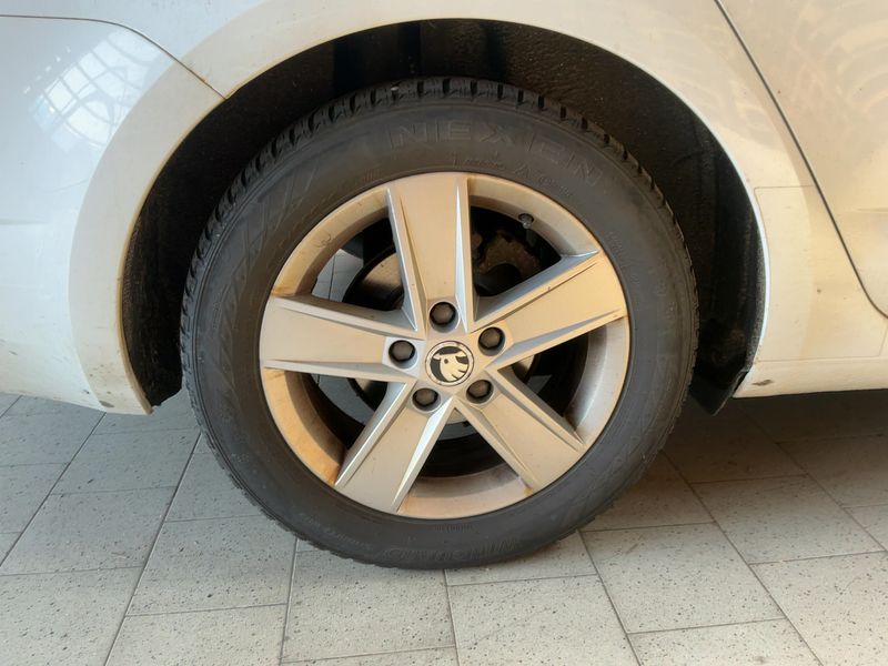 Skoda Octavia 2.0 TDI Elegance 2014 – снимка 9