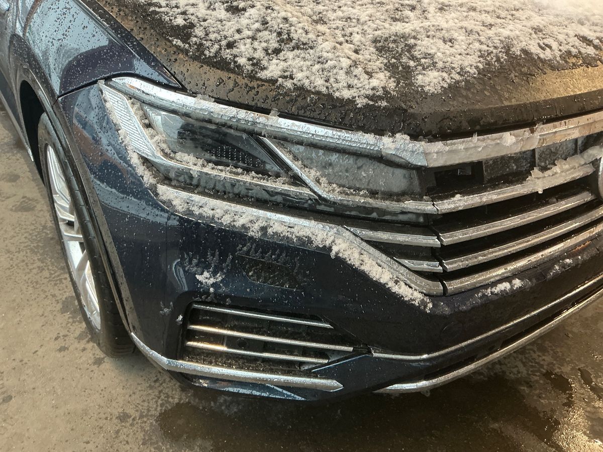 Volkswagen Touareg 2022 — photo 3