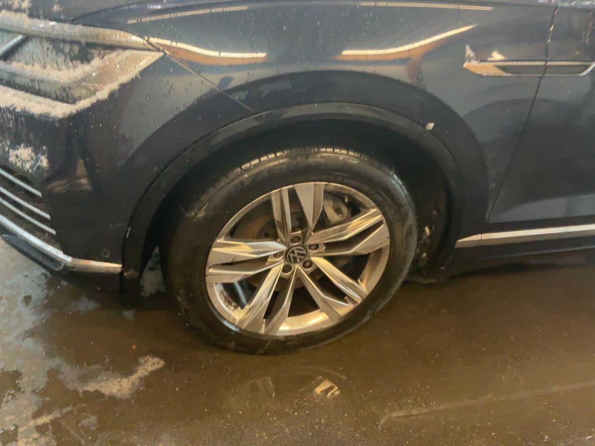 Volkswagen Touareg 2022 — photo 4