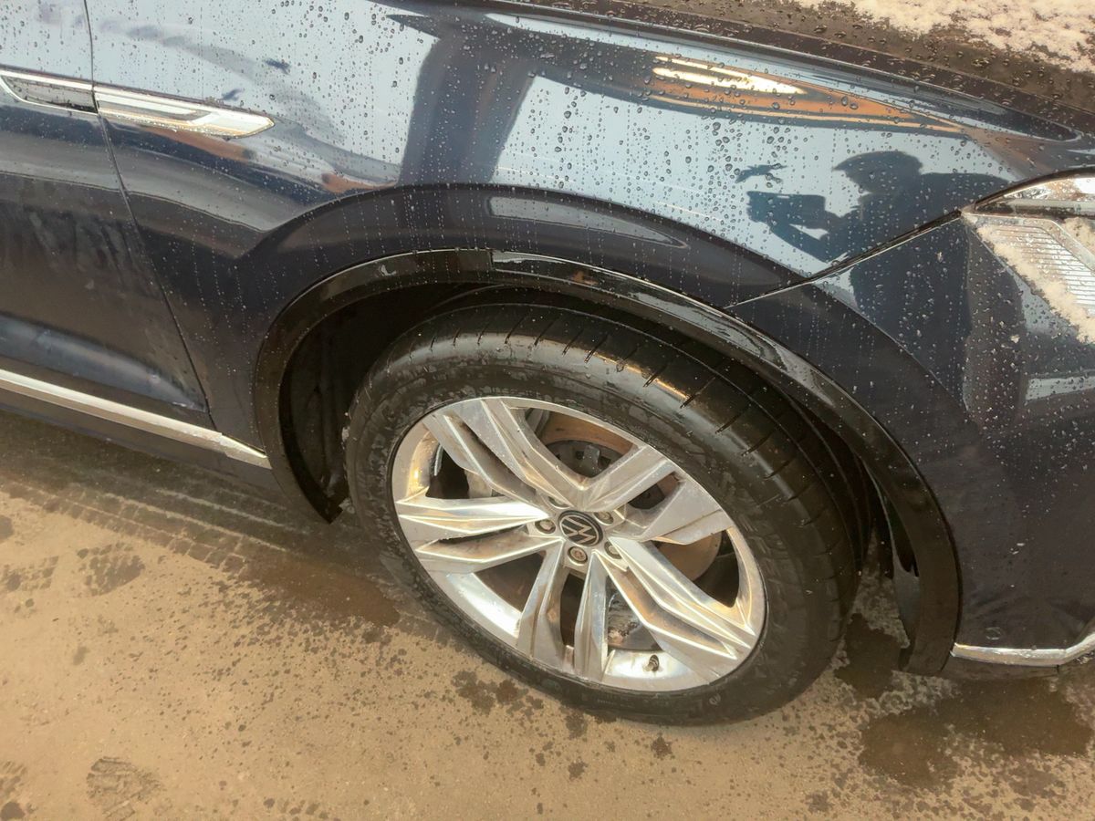 Volkswagen Touareg 2022 — photo 12
