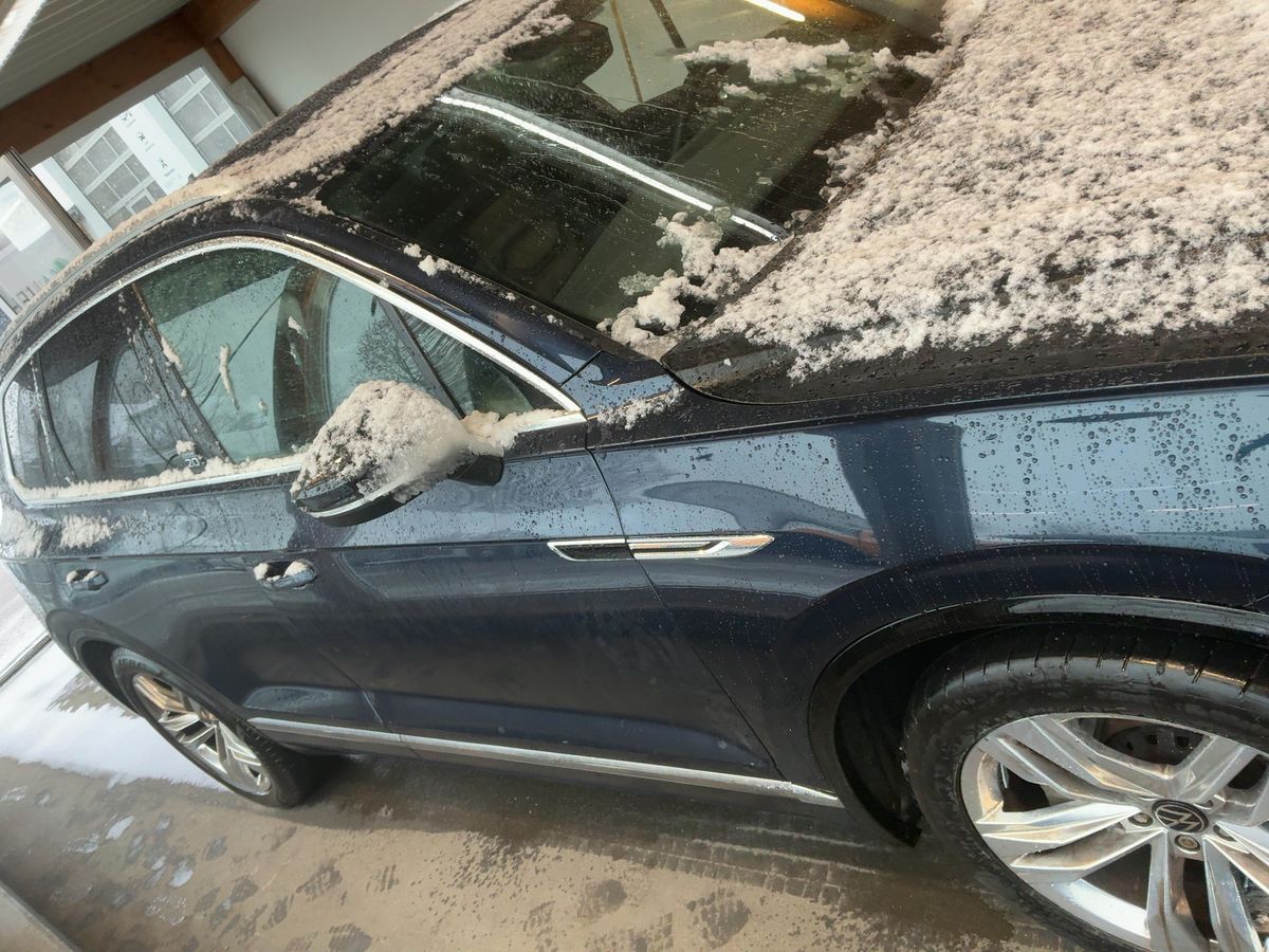 Volkswagen Touareg 2022 — photo 11