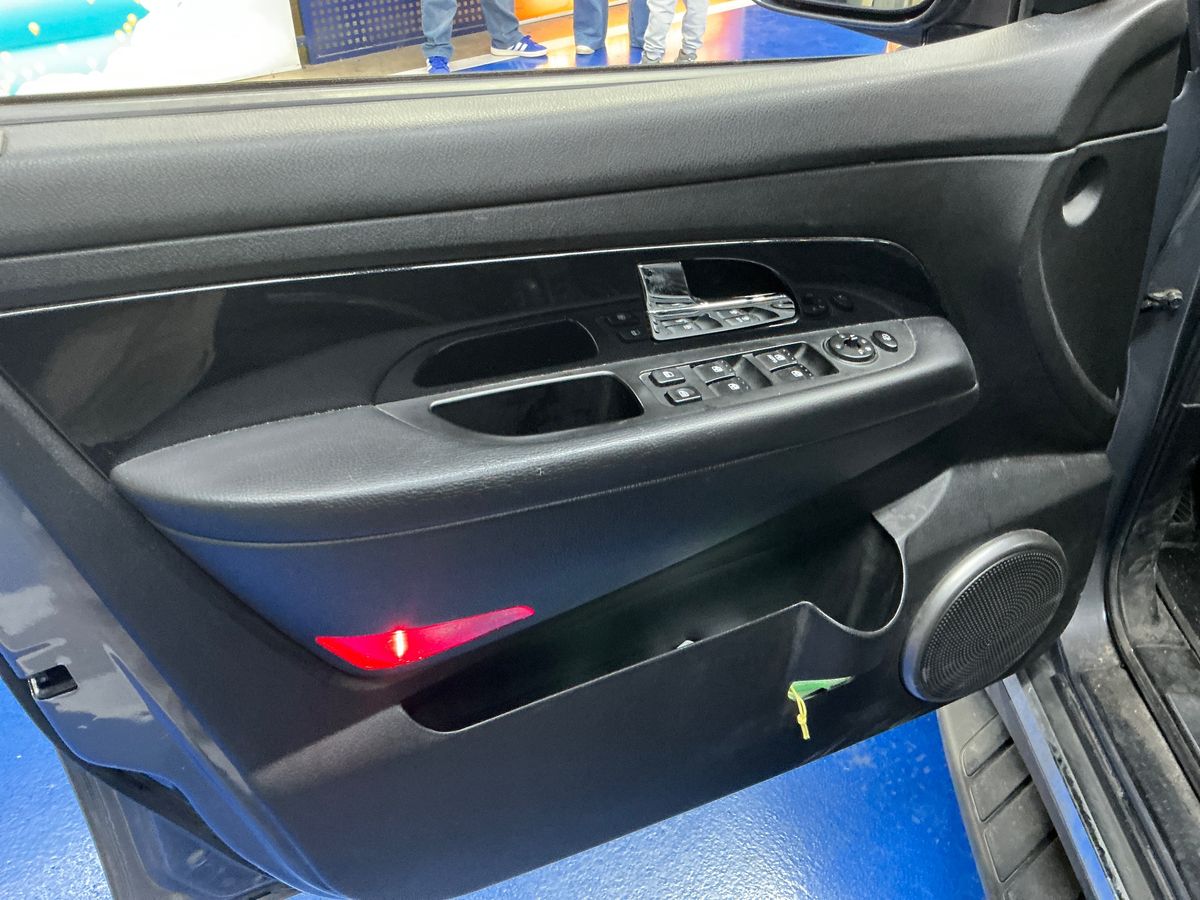 Ssangyong Rexton 2016 — photo 40