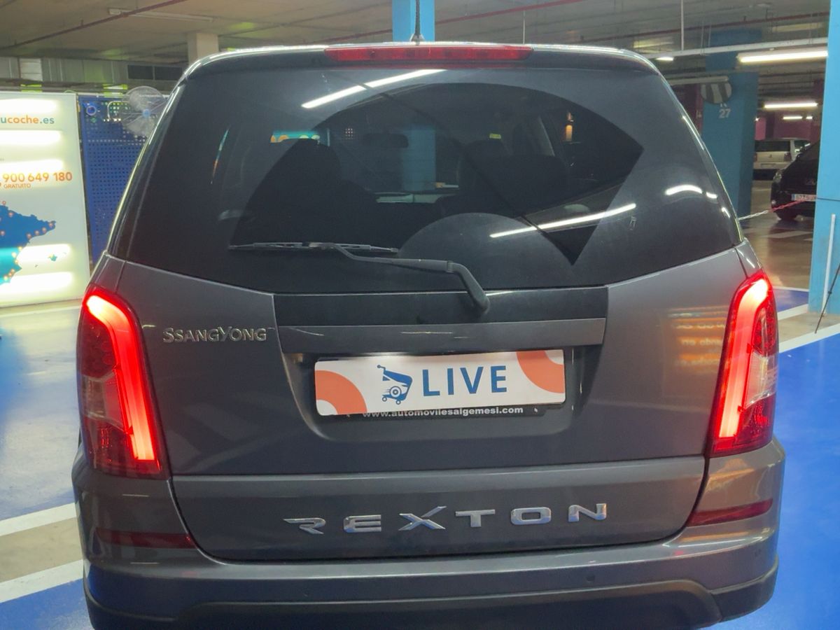 Ssangyong Rexton 2016 — photo 8