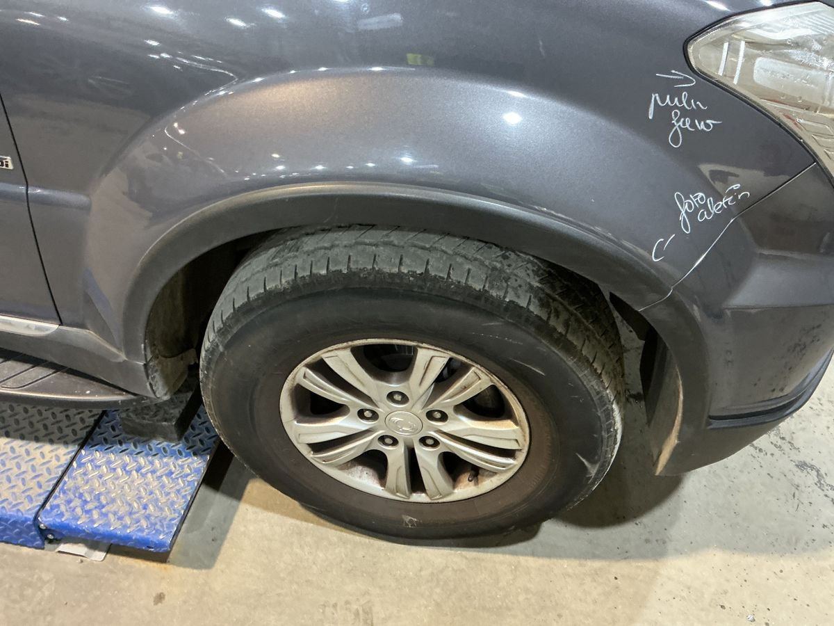 Ssangyong Rexton 2016 — photo 31