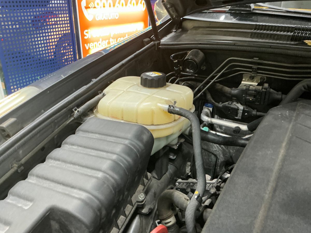 Ssangyong Rexton 2016 — photo 29