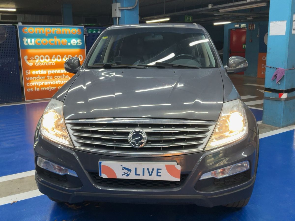 Ssangyong Rexton 2016 — photo 15