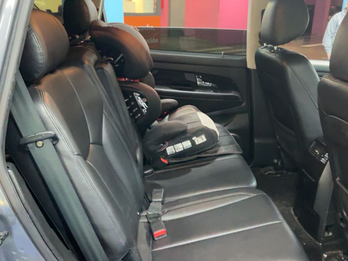 Ssangyong Rexton 2016 — photo 20