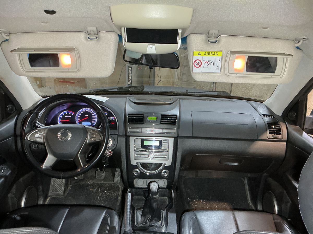 Ssangyong Rexton 2016 — photo 45